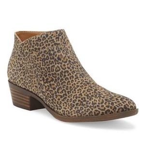 Brand NWT Lucky Brand leopard booties, waterproof